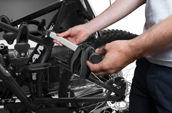 Thule EasyFold XT 934 3 biciclete 13 pin aluminiu negru - imagine 6