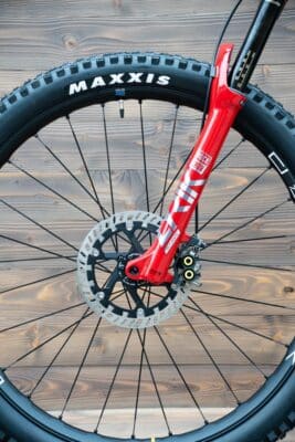 e-bike Haibike AllMtn CF SE i750Wh 12-G X01 AXS Eagle S gloss black grey red chrome - imagine 5