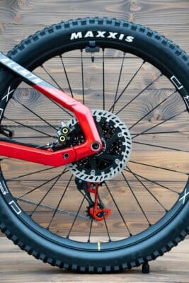 e-bike Haibike AllMtn CF SE i750Wh 12-G X01 AXS Eagle M gloss black grey red chrome - imagine 7