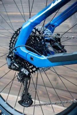 e-bike Haibike AllMtn CF 9 i750 12-G NX Eagle XL gloss fade blue white - imagine 7