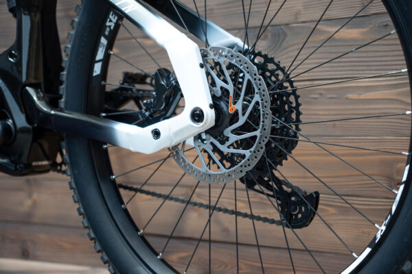 e-bike Haibike AllMtn CF 8 i750Wh 12-G SX Eagle S gloss black white - imagine 9