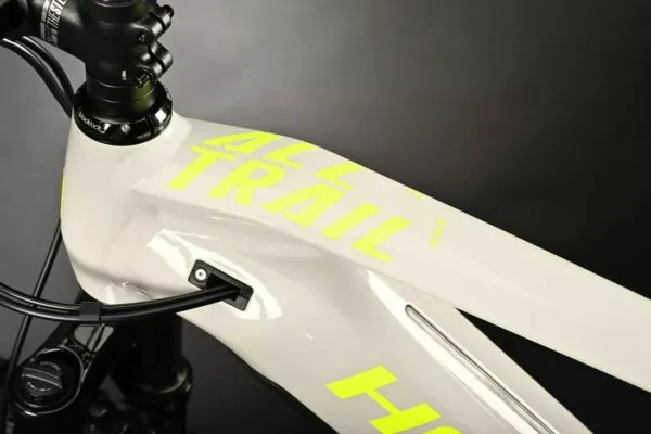 e-bike Haibike AllTrail 3 i720Wh 10-G Deore 2024 XL grey neon yellow gloss - imagine 6
