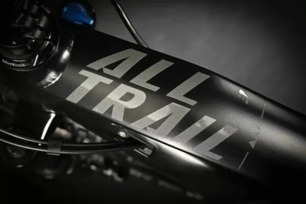 e-bike Haibike AllTrail 3 i720Wh 10-G Deore 2024 S black titan matt - imagine 5